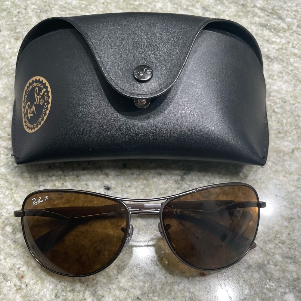 Ray Ban Unisex polarized sunglasses. Never worn.